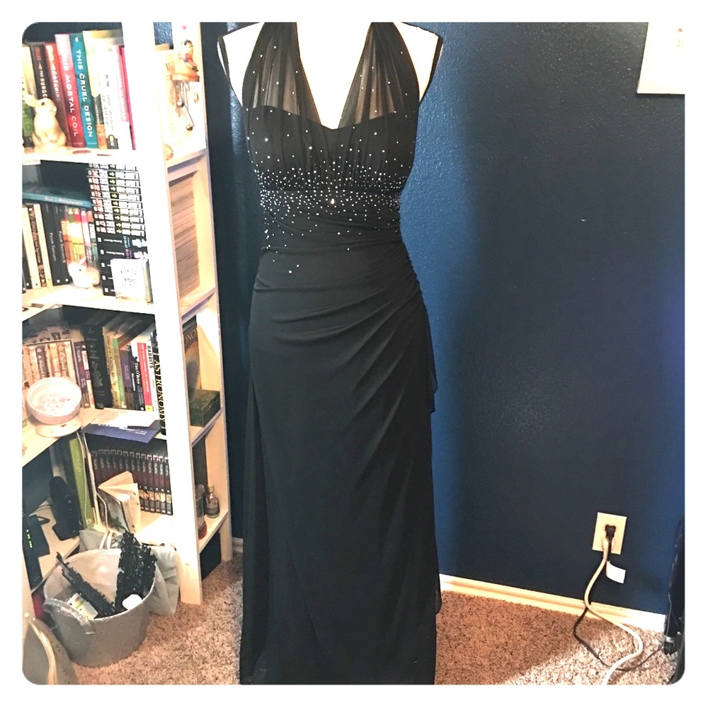 Gorgeous prom dress - Picture 2 of 7